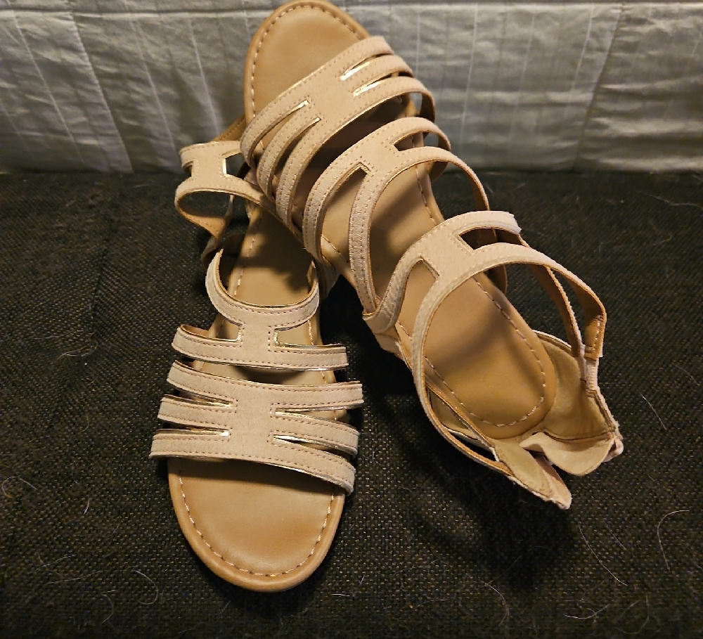 SO Tan Gladiator Sandals Flat Sole